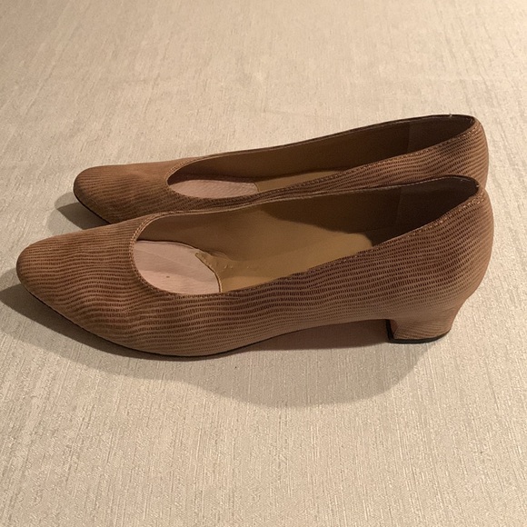 Vaneli Taupe Astyr Dress Pump - Picture 2 of 8